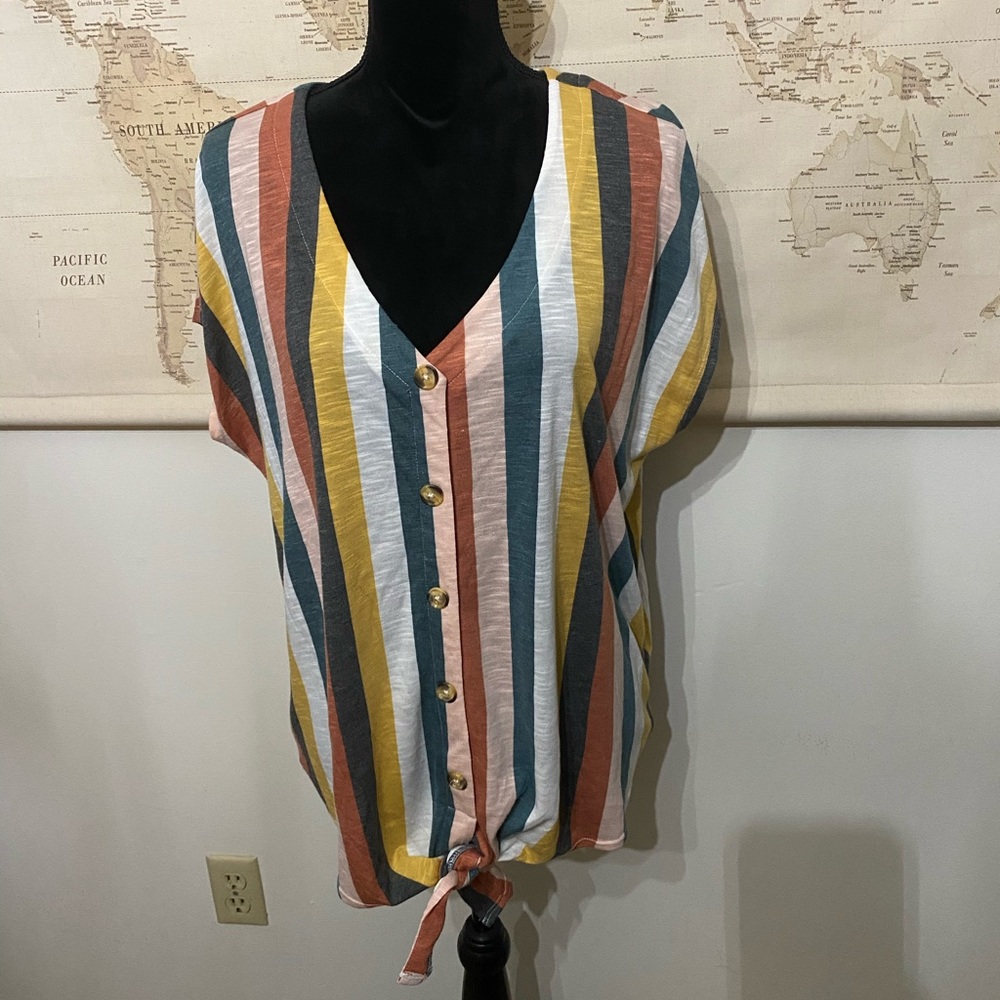 TORRID Size 1 — 14/16 Tie Front Blouse